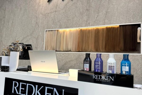 Zeynep & Faisal Salon